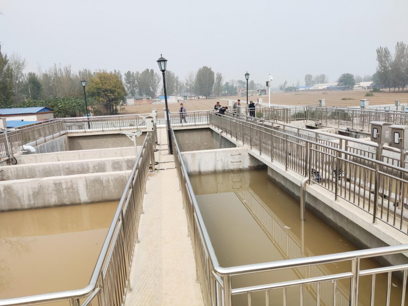 慶(qing)祝公司濮(pu)陽汚水處理項目註水投入使用