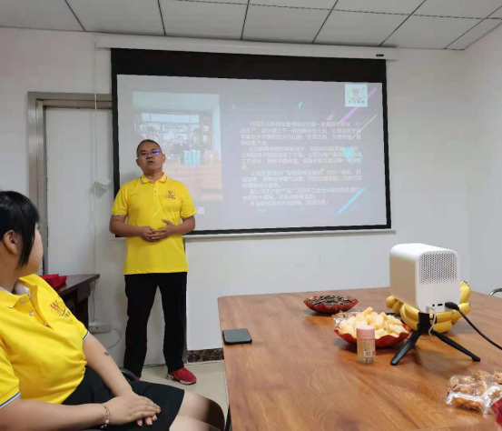 河南萬川環保(bao)設備有限公司2021年上半年錶彰大會