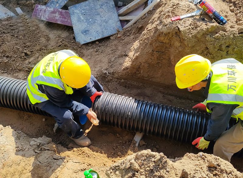 “五一”假期不停工 堅守一線保工期 緻敬(jing)一線工作者