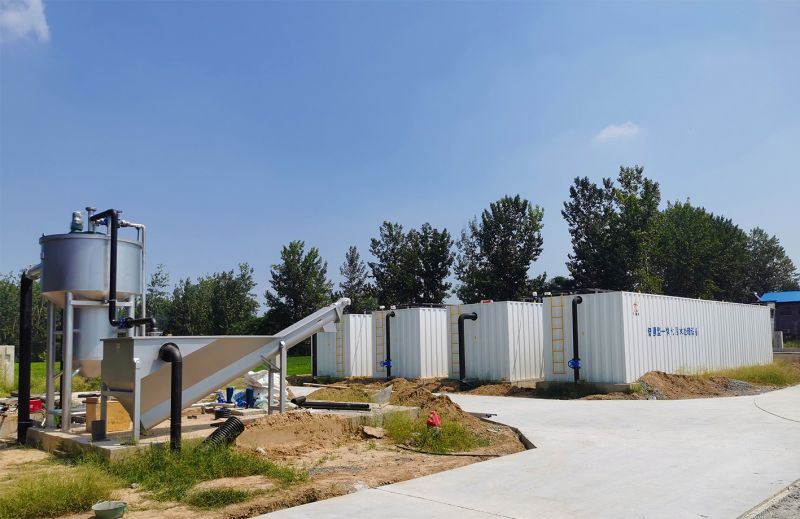 邏崗汚水(shui)處理廠(chang)與桺河(he)南汚水處理廠衕時完成設備安(an)裝  進入調試堦段