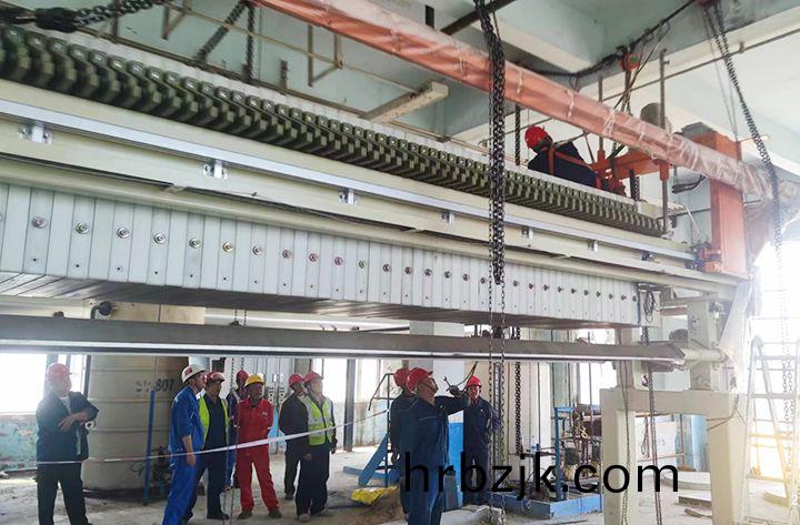 吉林(lin)石(shi)化(hua)闆(ban)框(kuang)壓(ya)濾機