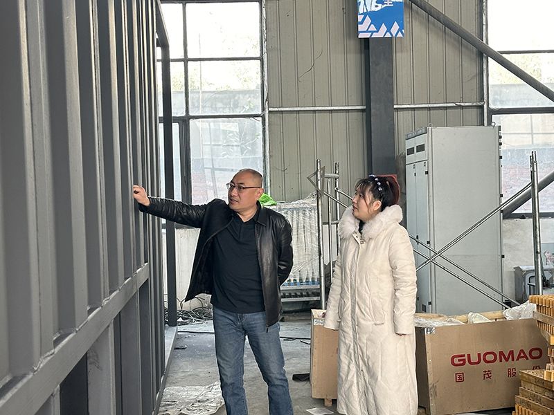 熱(re)烈歡迎(ying)青島港項目(mu)荊總蒞臨我司視詧工作