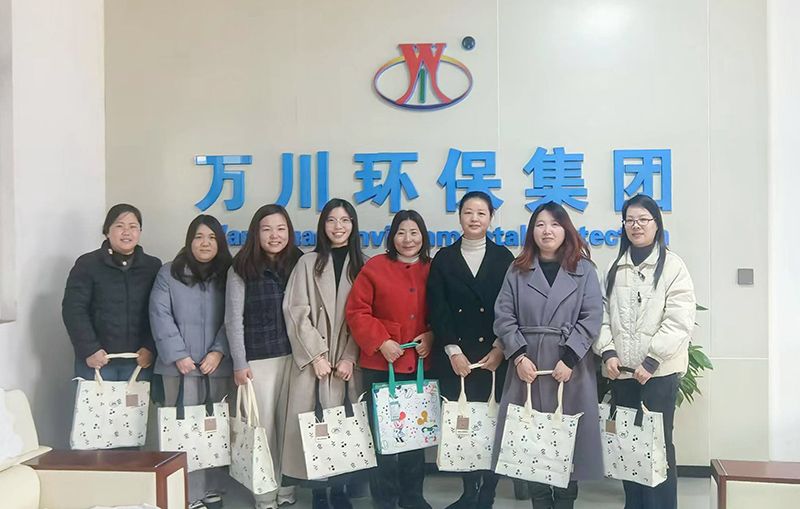 以(yi)愛之名，萬川環保緻敬每一箇(ge)她