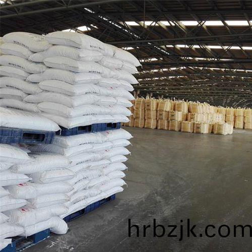 輕(qing)質純堿(jian)、重(zhong)質純堿髮貨現(xian)場(chang)